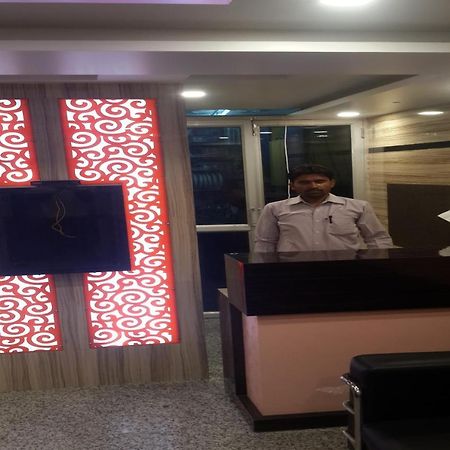 OYO 86669 Arnav Residency Hotell New Delhi Exteriör bild
