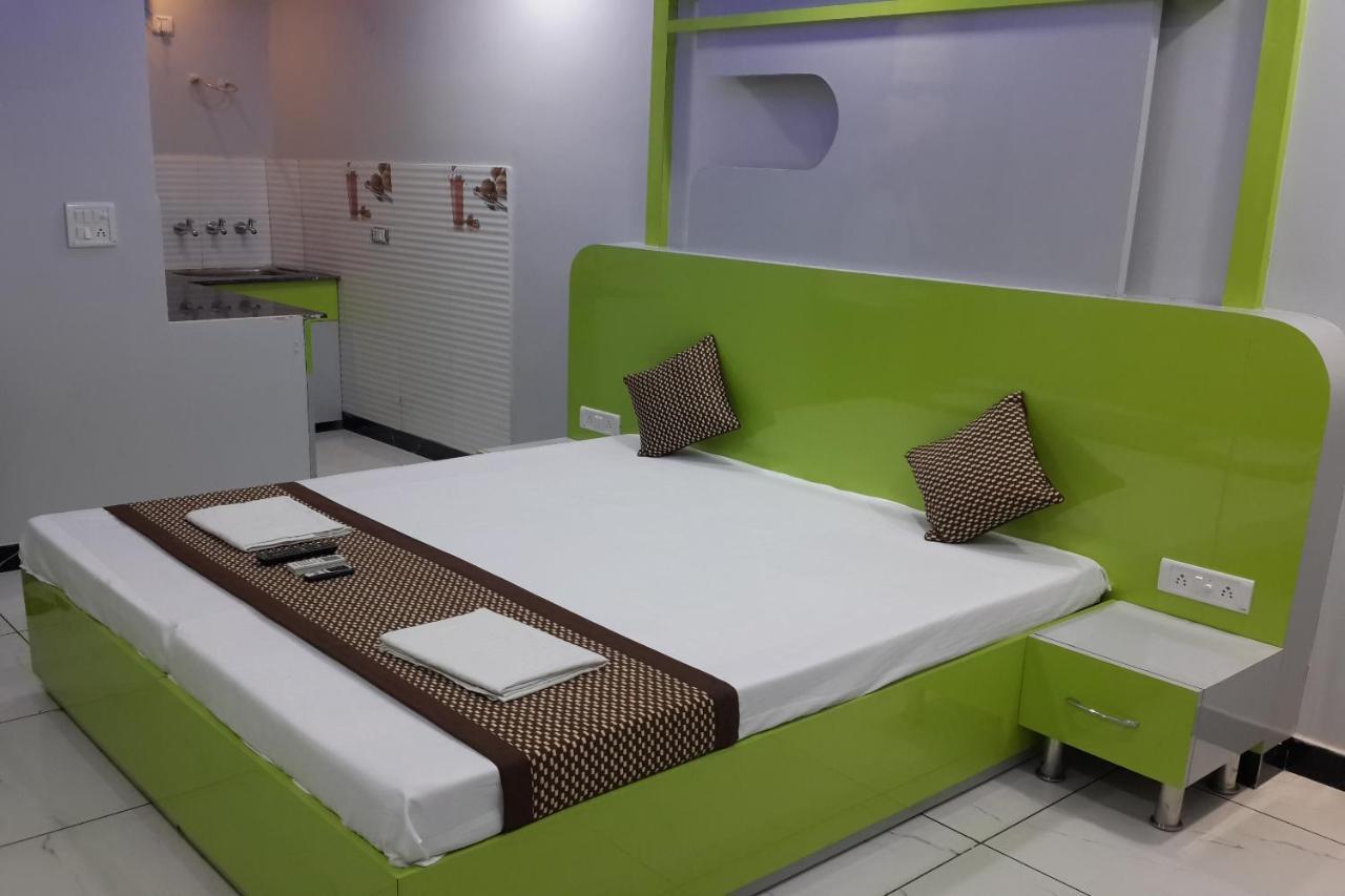 OYO 86669 Arnav Residency Hotell New Delhi Exteriör bild