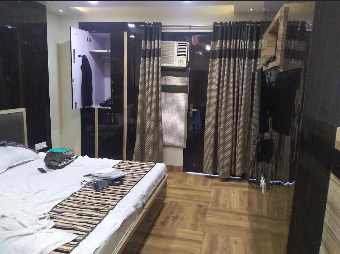 OYO 86669 Arnav Residency Hotell New Delhi Exteriör bild