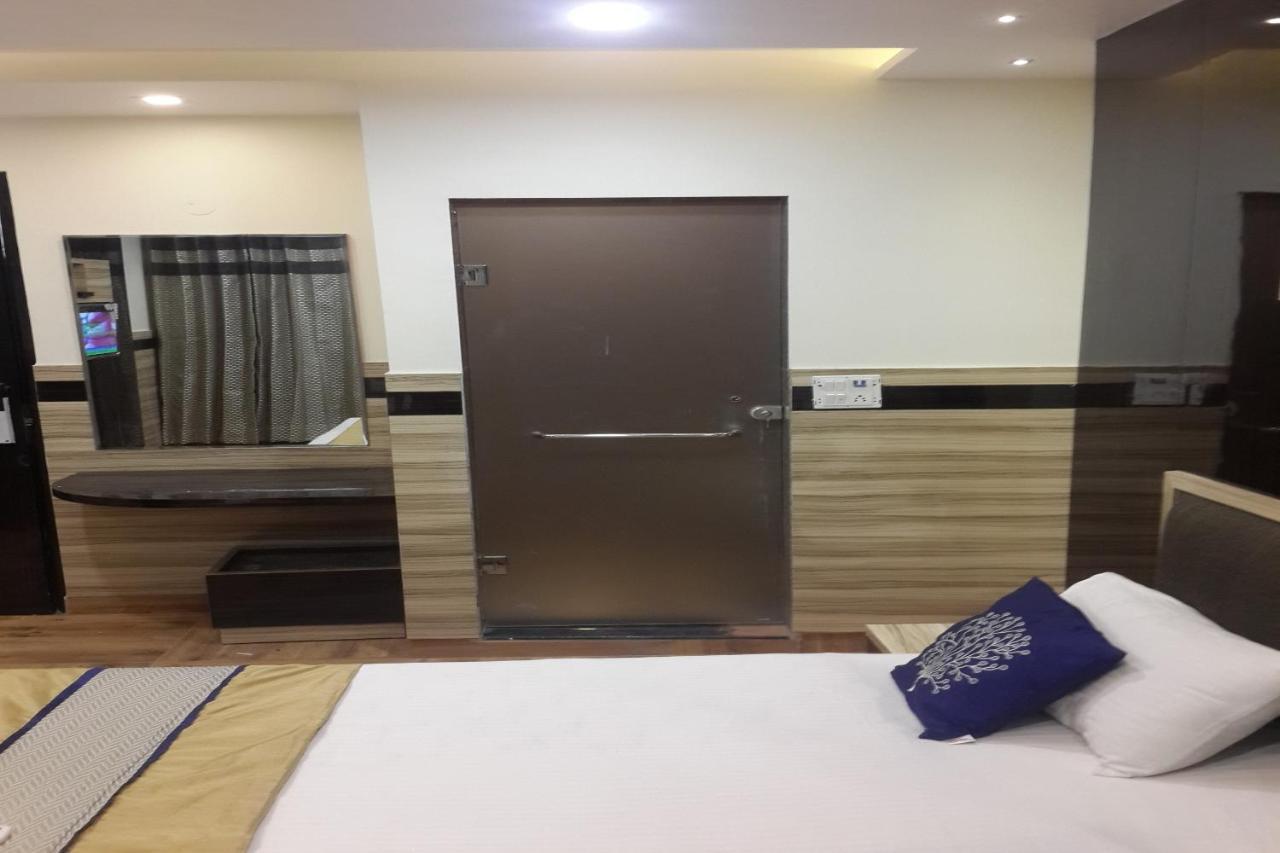 OYO 86669 Arnav Residency Hotell New Delhi Exteriör bild